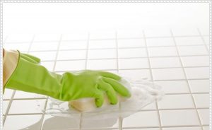 tẩy phèn trên nền gạch